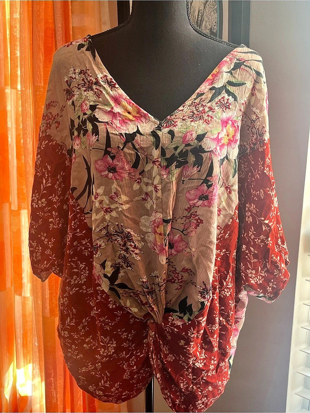 Umgee Twist Front Floral Print Top Red & Pink Medium Like New